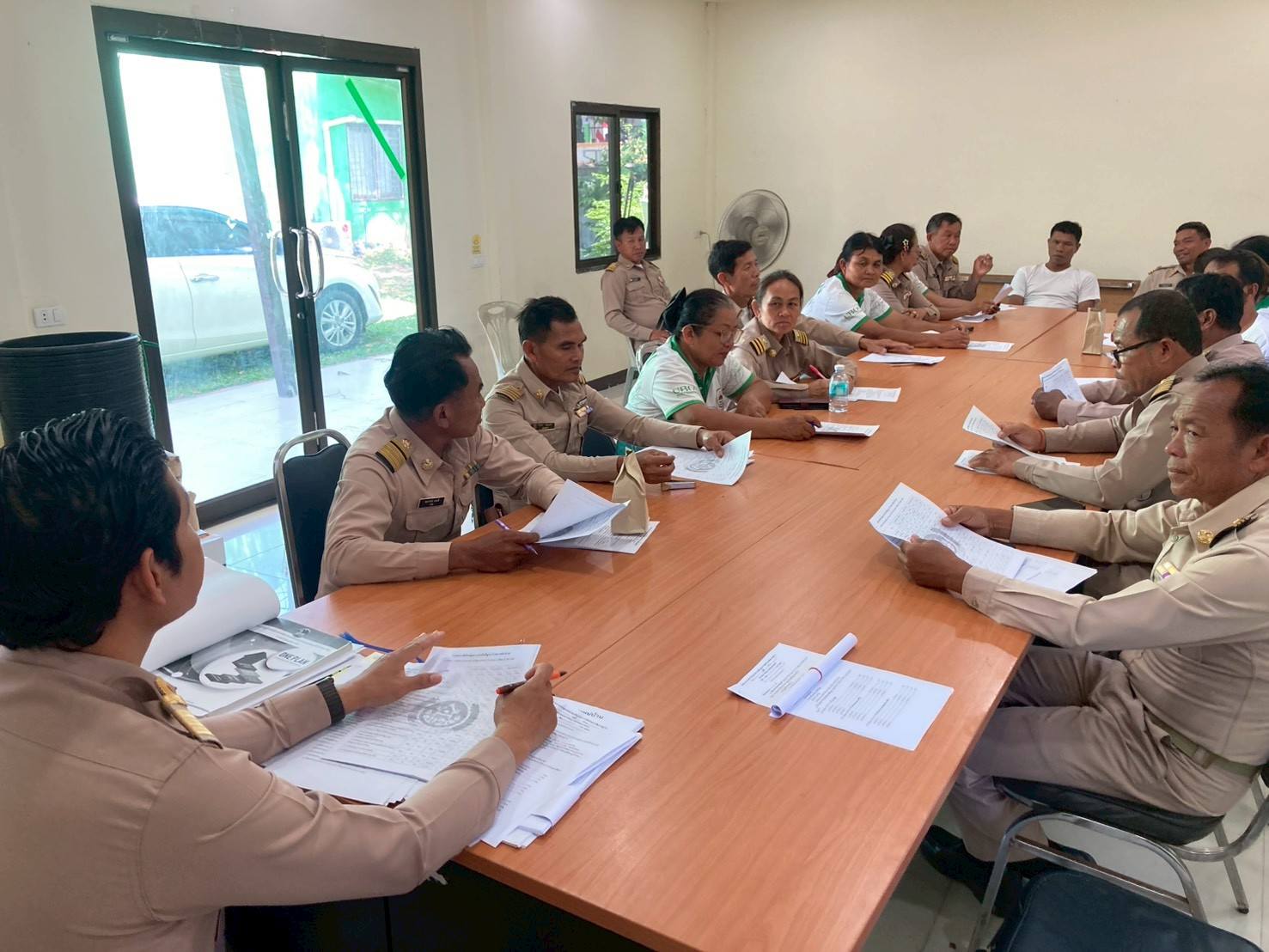 พช.ตระการพืชผล ดำเนินโครงการพัฒนาศักยภาพกลุ่ม องค์กรและเครือข่ายขับเคลื่อนการพัฒนาตำบลเข้มแข็งตามหลักปรัชญา เศรษฐกิจพอเพียง "กิจกรรมประชุมเชิงปฏิบัติการจัดทำแผนและประสานงานแผนพัฒนาตำบล "ตำบลตากแดด"