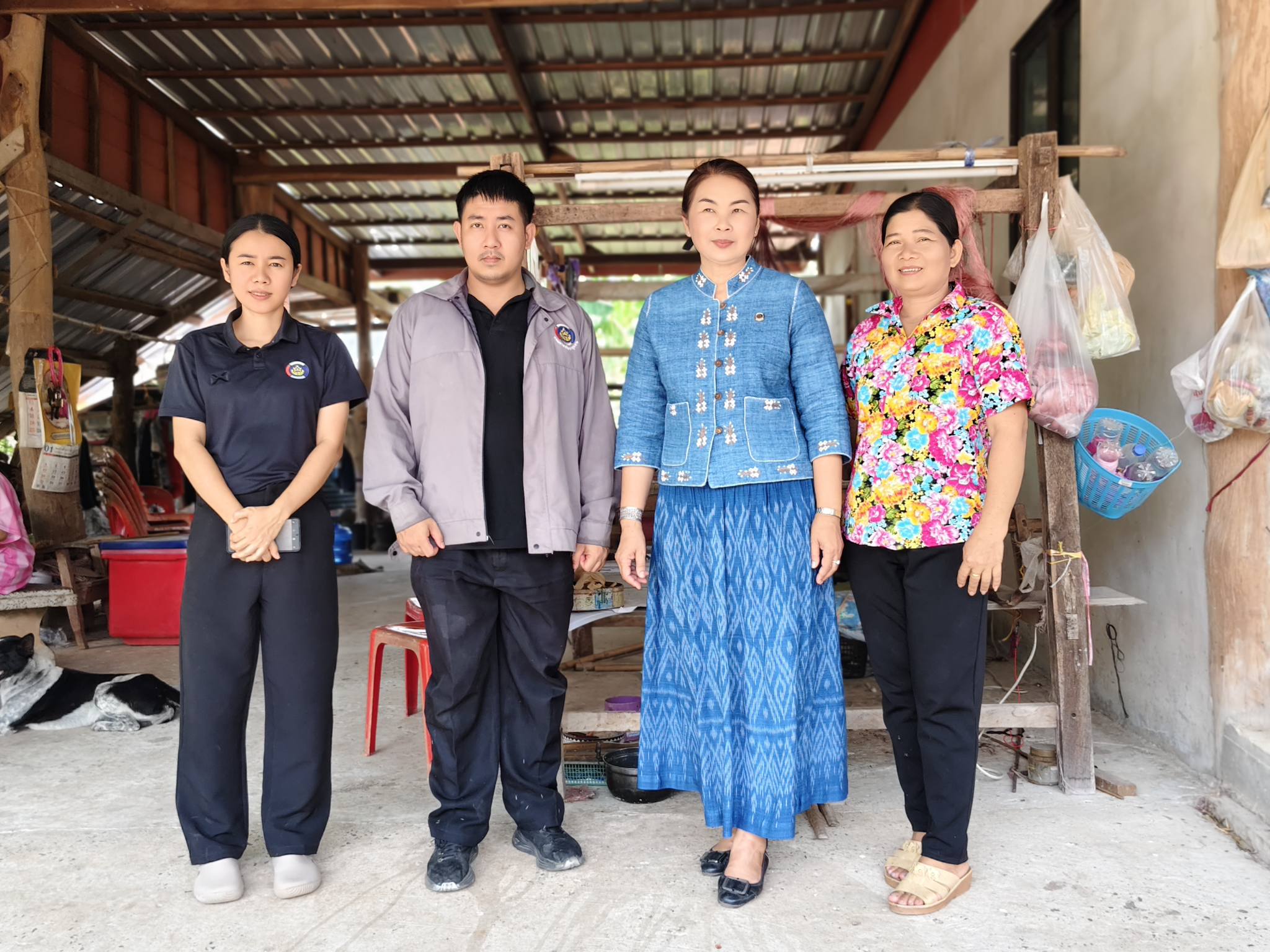 พช.ตระการพืชผล หนุนสืบสานภูมิปัญญาผ้าไทย ลงพื้นที่ติดตามความก้าวหน้ากลุ่มทอผ้าบ้านดอนเวทย์ เตรียมความพร้อมประกวดผ้าลายพระราชทาน ปี 2569