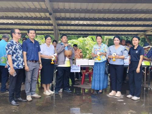 พช.ตระการพืชผล ร่วมรดน้ำขอพรนายอำเภอ สืบสานประเพณีสงกรานต์ ปี 2569 พร้อมหนุนสินค้า OTOP "พุดดิ้งมะพร้าวนมสด & วุ้นมะพร้าว จาก brand บ้านมะพร้าวยายคำ"ส่งมอบความสุข